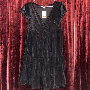 🎉 Bundle Deal: 4 for $20! 🎉 Babydoll stretch velvet dress M